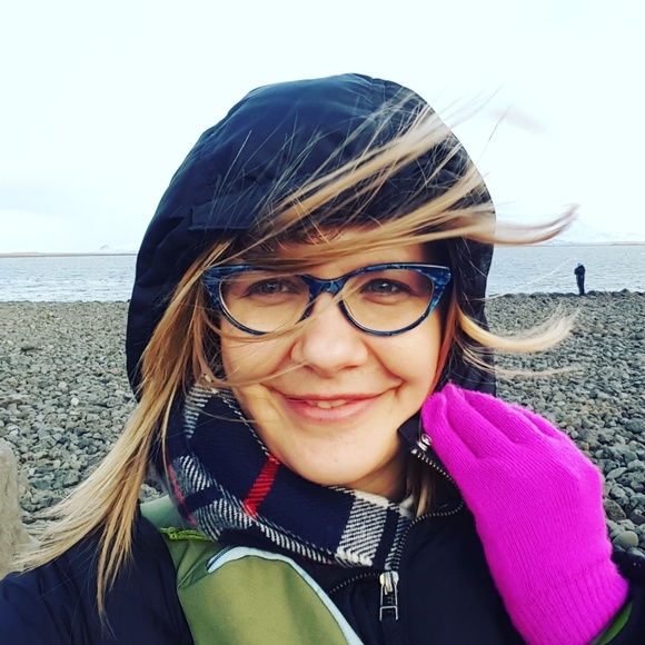 Meet your Posher, Lindsey AMBASSADOR - Picture 5 of 7
