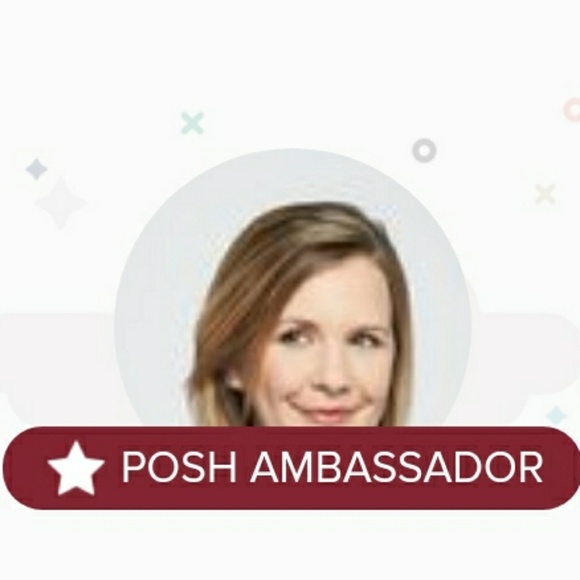 Meet your Posher, Lindsey AMBASSADOR - Picture 7 of 7