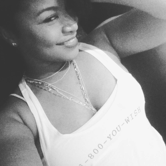 Meet your Posher, Jessica - Picture 1 of 1