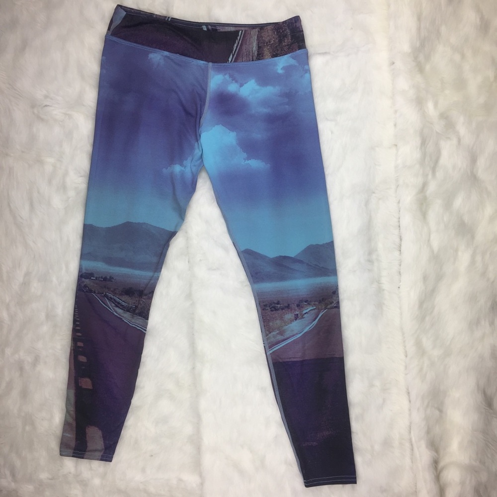 Hot Chillys Medium Leggings