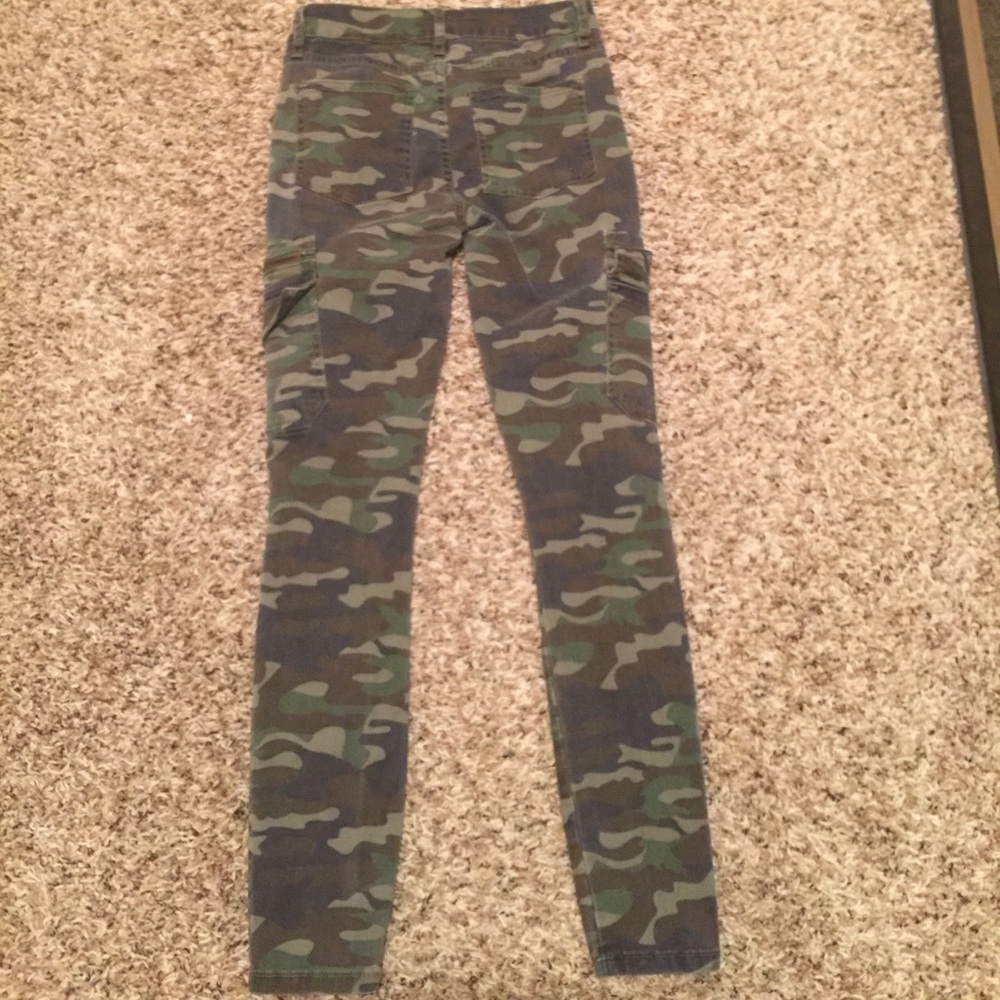 Army pants. Francesca's - Picture 2 of 3