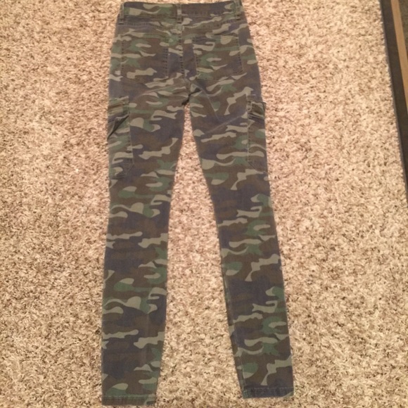 Army pants. Francesca's - Picture 2 of 3