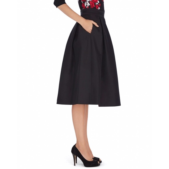 White House Black Market Dresses & Skirts - {WhiteHouseBlackMarket} FULL TAFFETA MIDI SKIRT