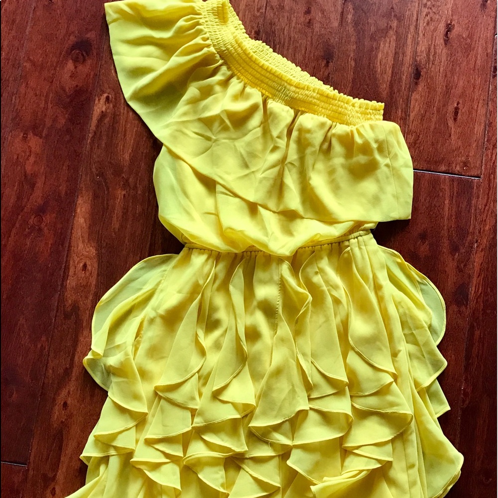 Jessica simpson yellow dress