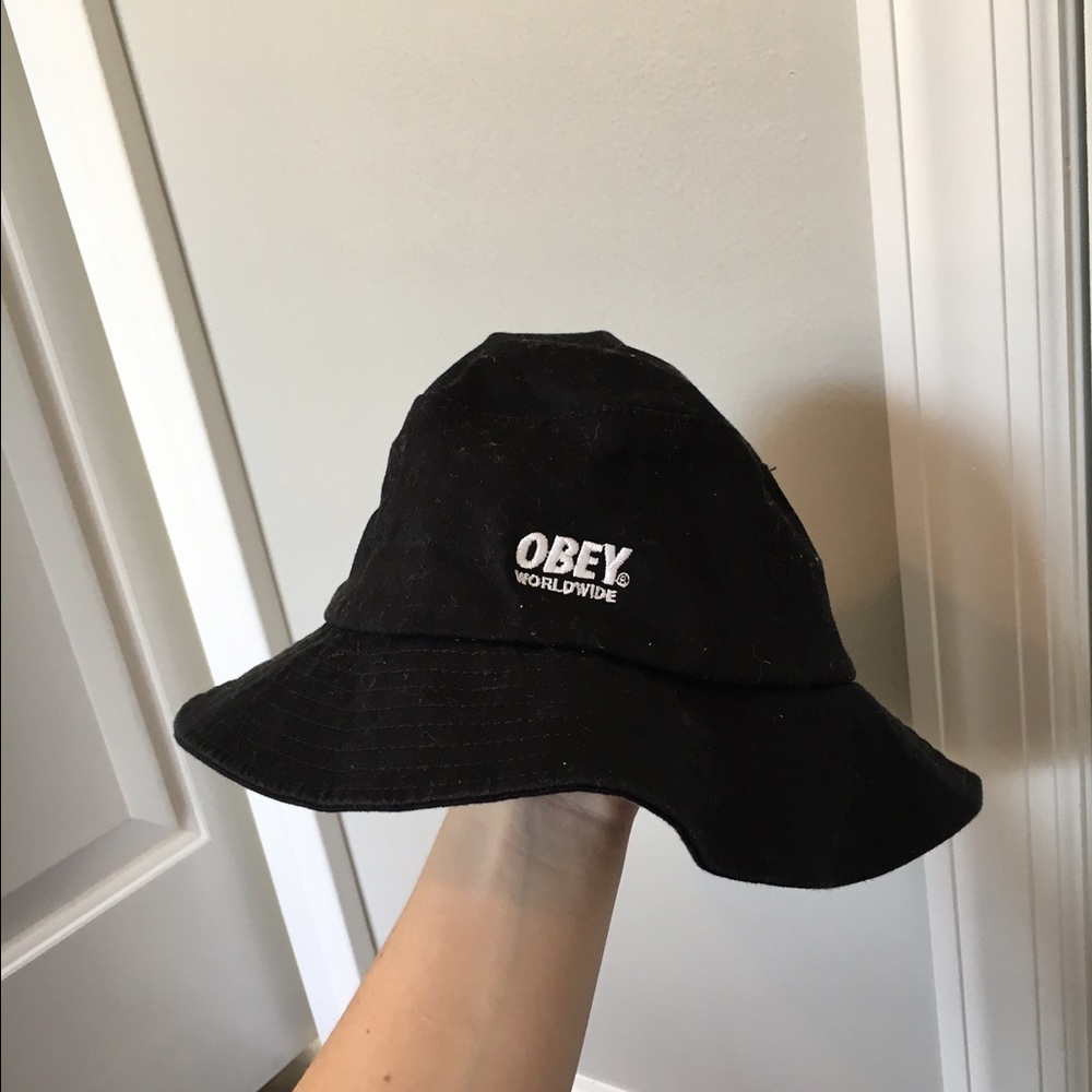 black obey bucket hat