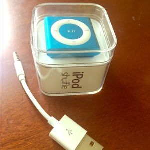 iPod Shuffle 4th gen 2 GB (like new)