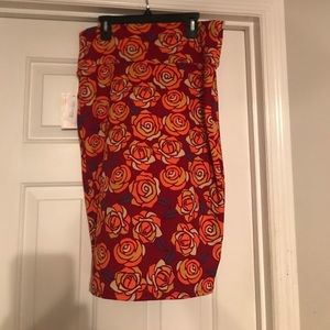 Size M LuLaRoe Cassie