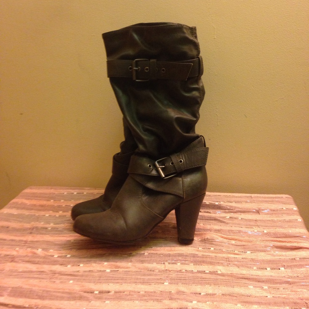 Mid length gray boots