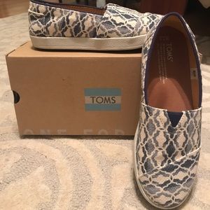 Toms Avalon Slip On