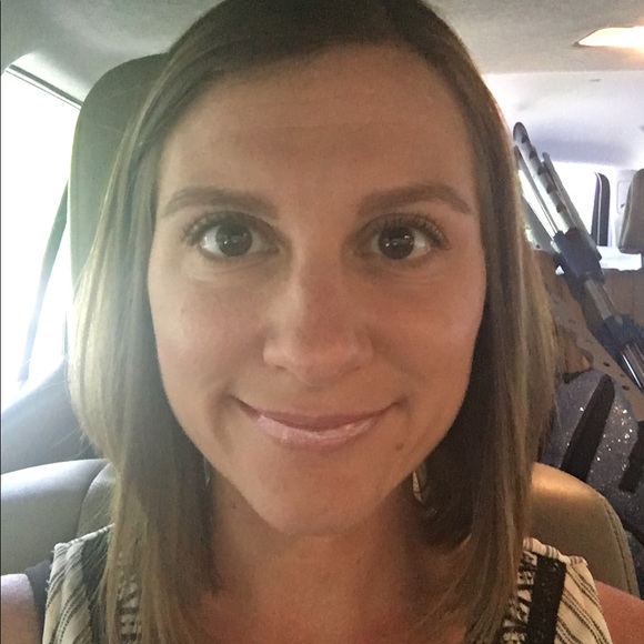 Meet your Posher, Tisa - Picture 1 of 1