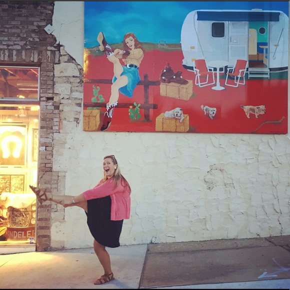 Meet your Posher, Shannon - Picture 2 of 6