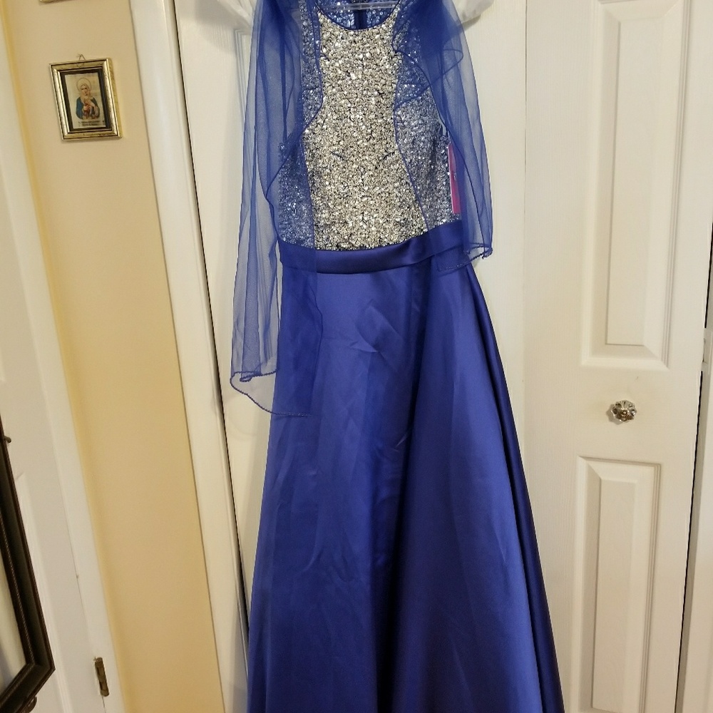 Prom Dress - Picture 2 of 3