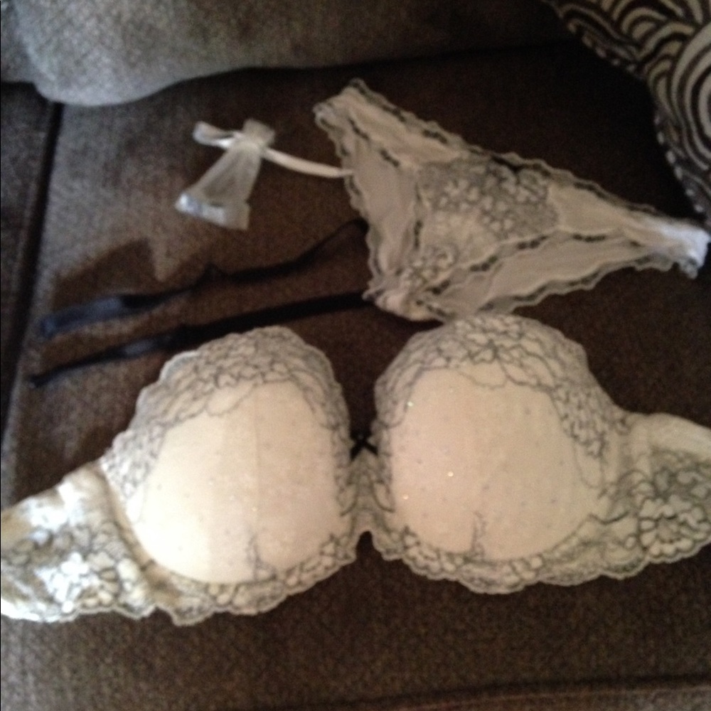 38 DD Victoria's Secret Bra and Panty Set