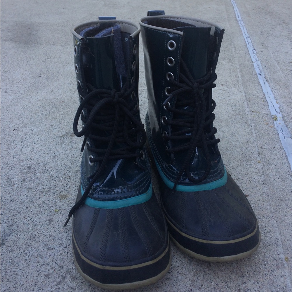 Sorel snow boots water proof