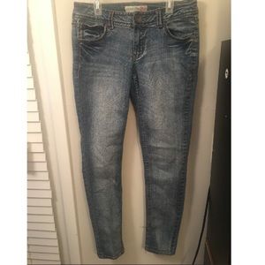 🎈PRICE DROPPED 🎈Light Wash Skinny Jeans