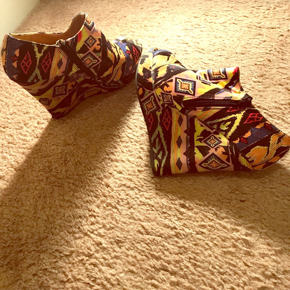 Multi Peep Toe Wedge