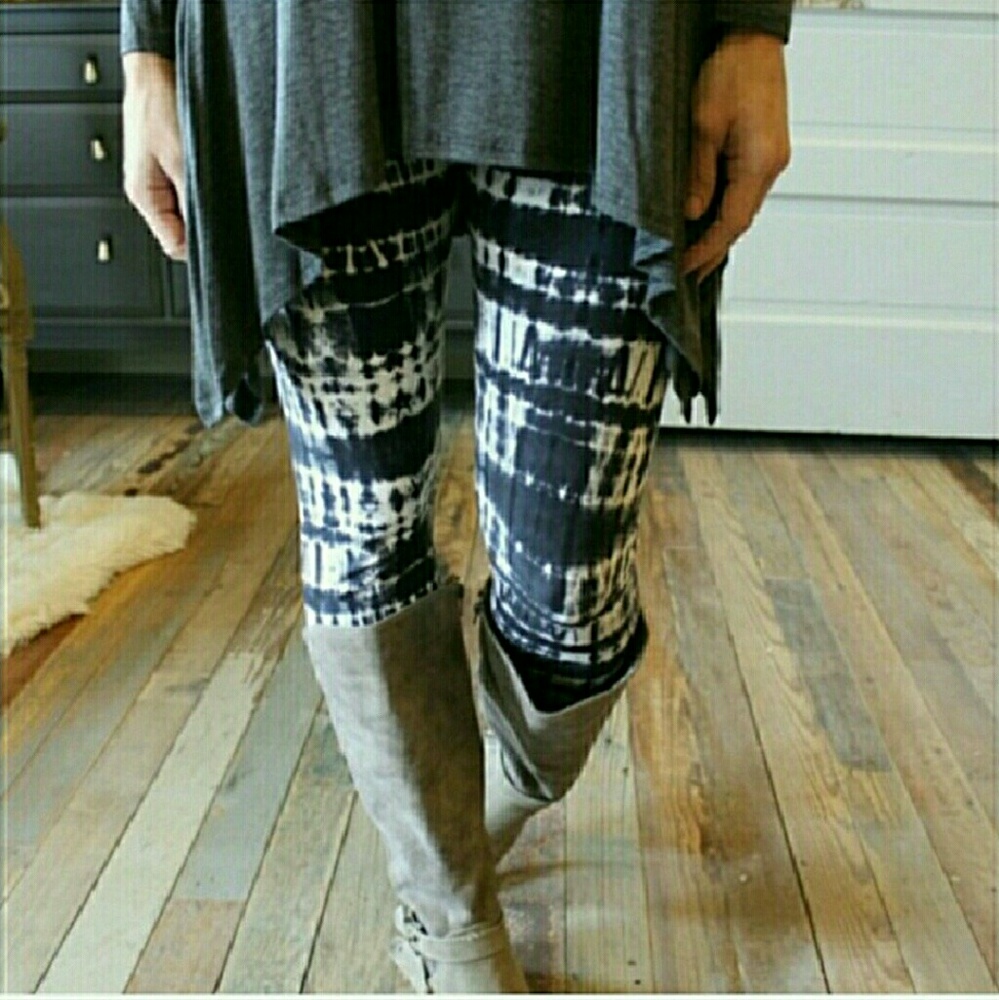 🎉HP🎉  Infinity Raine Tied dyed Leggings, OS, - Picture 3 of 4