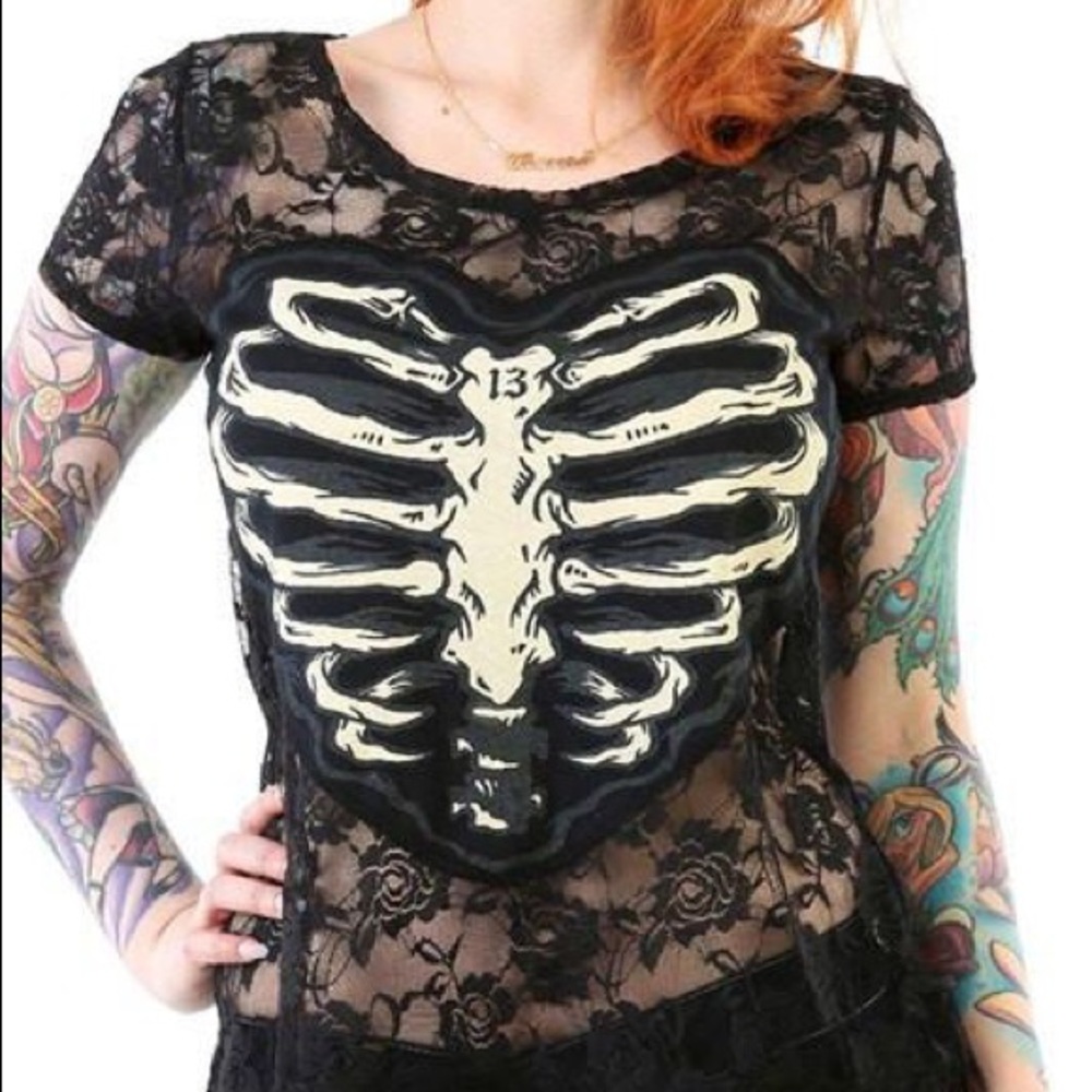 *plus size avail.!*Lace ribcage heart lucky 13 top