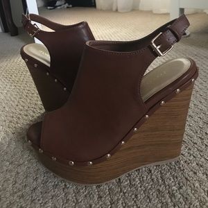 Peep toe wedge!