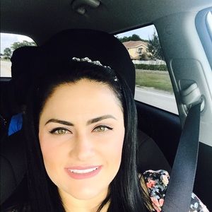 Meet your Posher, Alejandra