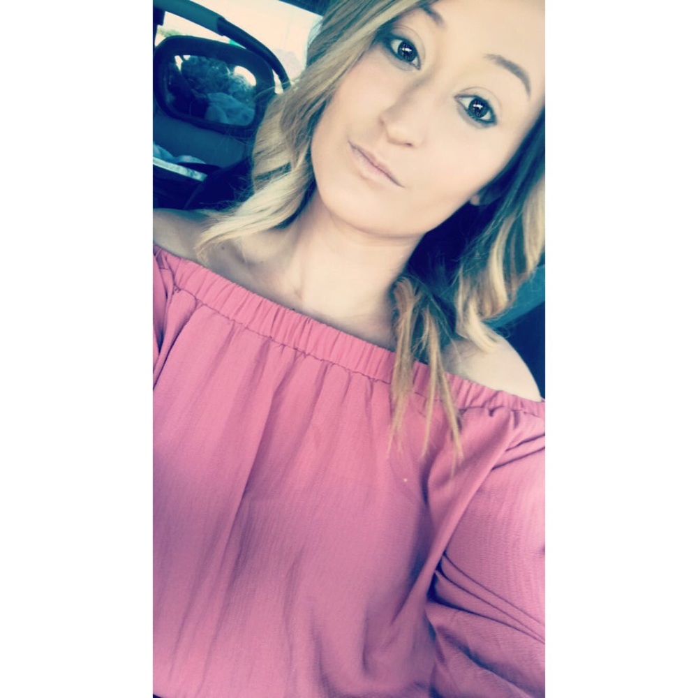 Meet your Posher, Danielle