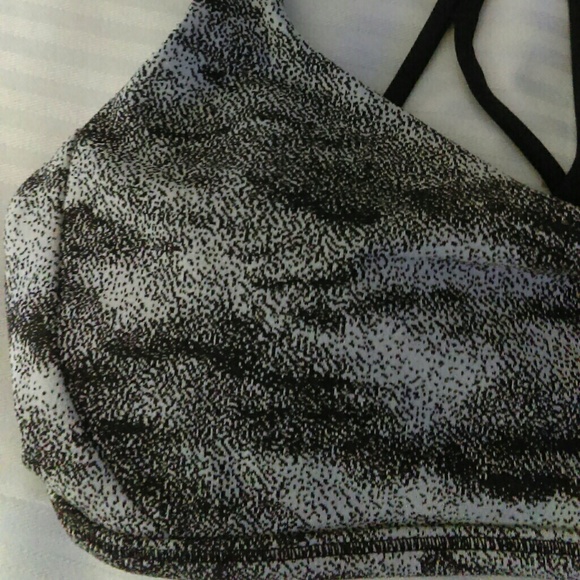 Lululemon Free To Be Zen Bra - Sz 4 - NWT - Picture 2 of 8