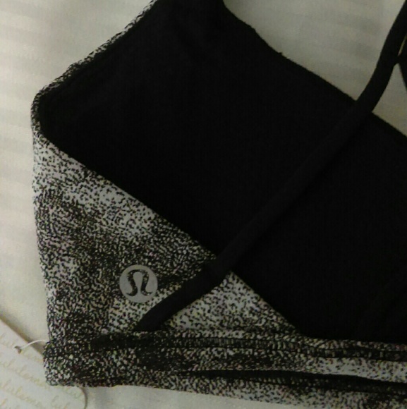 Lululemon Free To Be Zen Bra - Sz 4 - NWT - Picture 4 of 8
