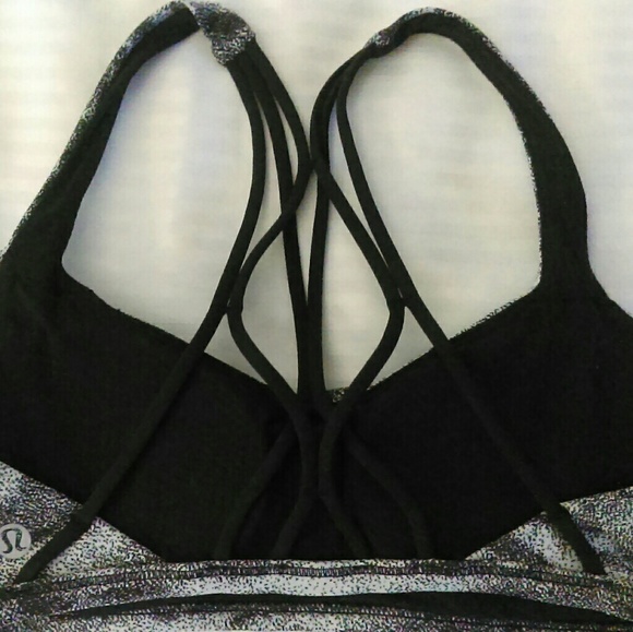 Lululemon Free To Be Zen Bra - Sz 4 - NWT - Picture 5 of 8