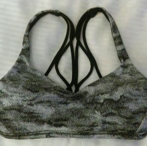 Lululemon Free To Be Zen Bra - Sz 4 - NWT