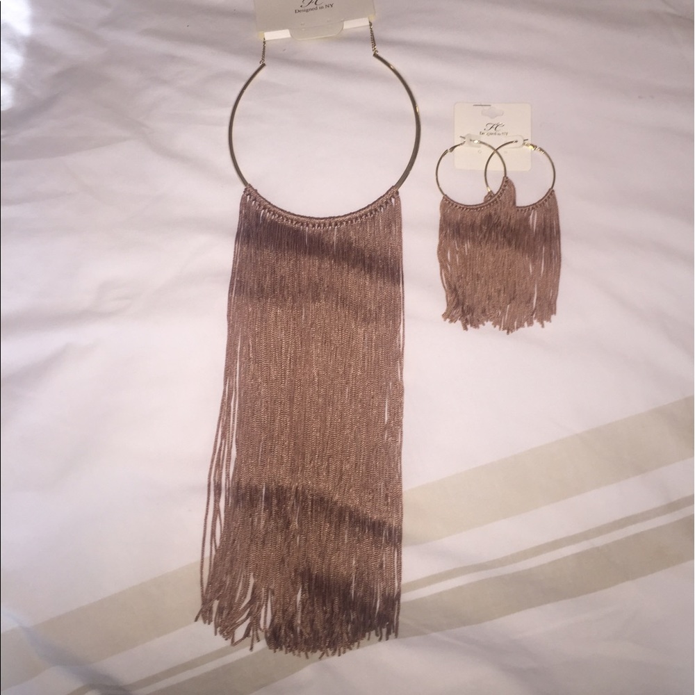 Cute necklace and earrings set.
