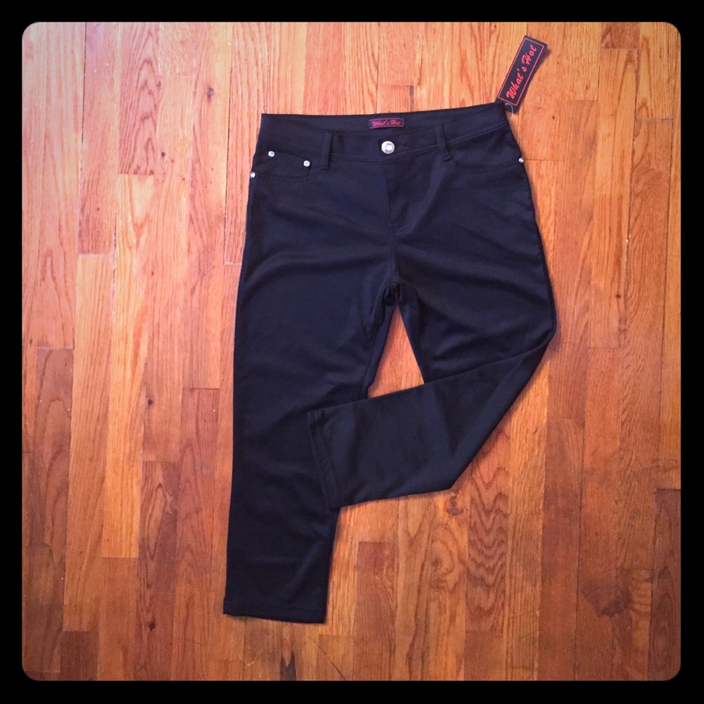 ‼️SALE‼️WHAT'S HOT Black Legging Like Capri Size 12