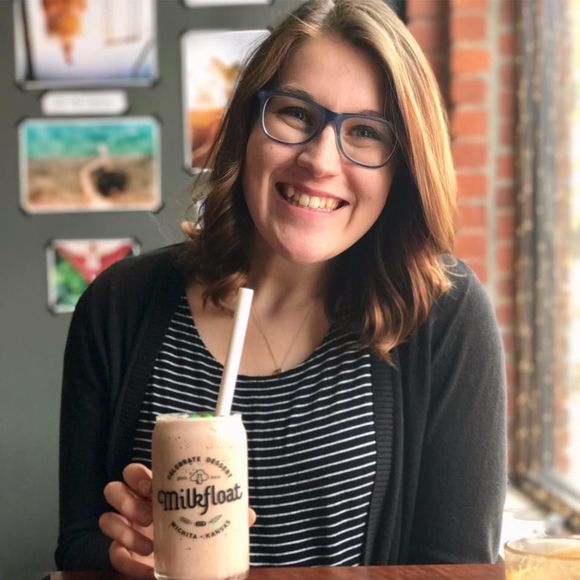 Meet your Posher, Carly - Picture 1 of 1