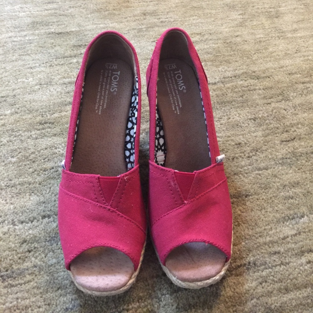 Brand new TOMS wedges! Never used!