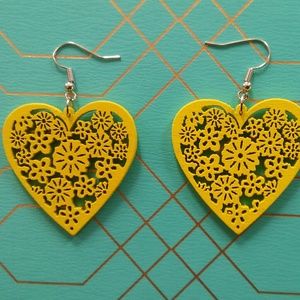 carved heart wood dangle earrings