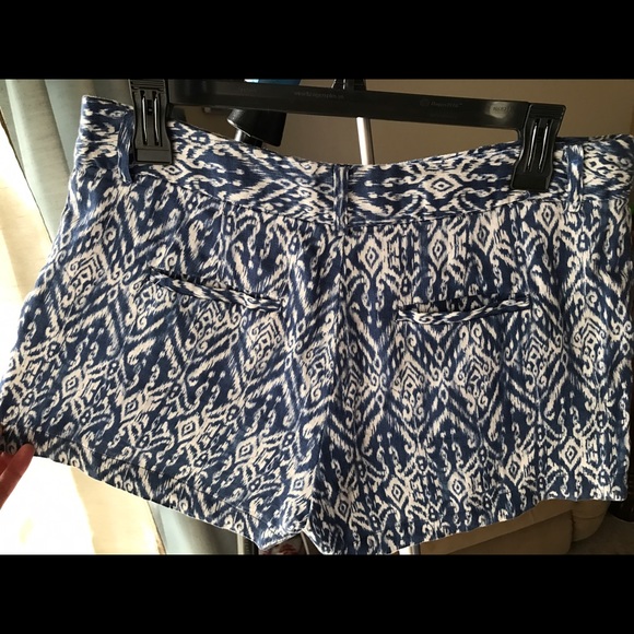 Cynthia Rowley Blue/White Tribal Pattern Shorts - Picture 2 of 4