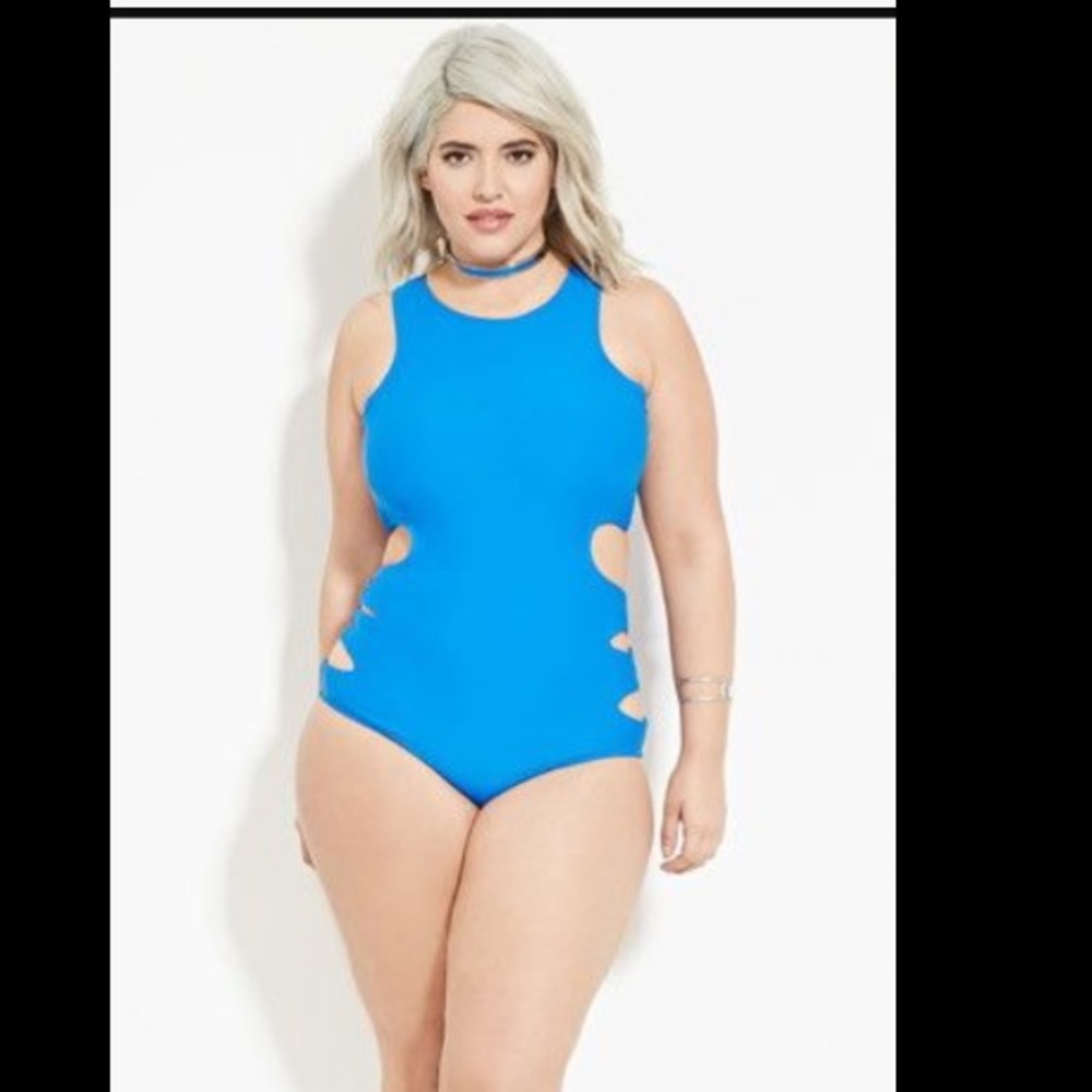 Trendy Plus size cut out Swimsuit