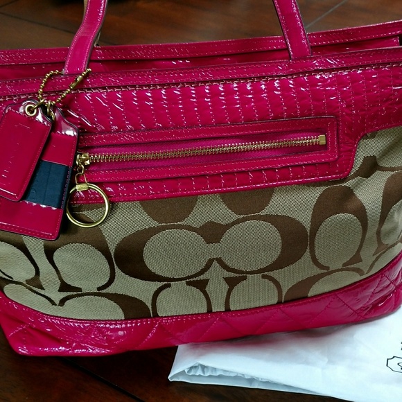 Coach | Pink Poppy Tote Bag - Picture 2 of 5