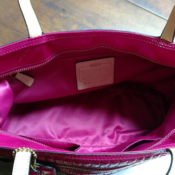 Coach | Pink Poppy Tote Bag - Picture 3 of 5