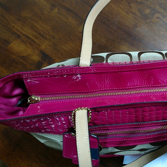 Coach | Pink Poppy Tote Bag - Picture 4 of 5