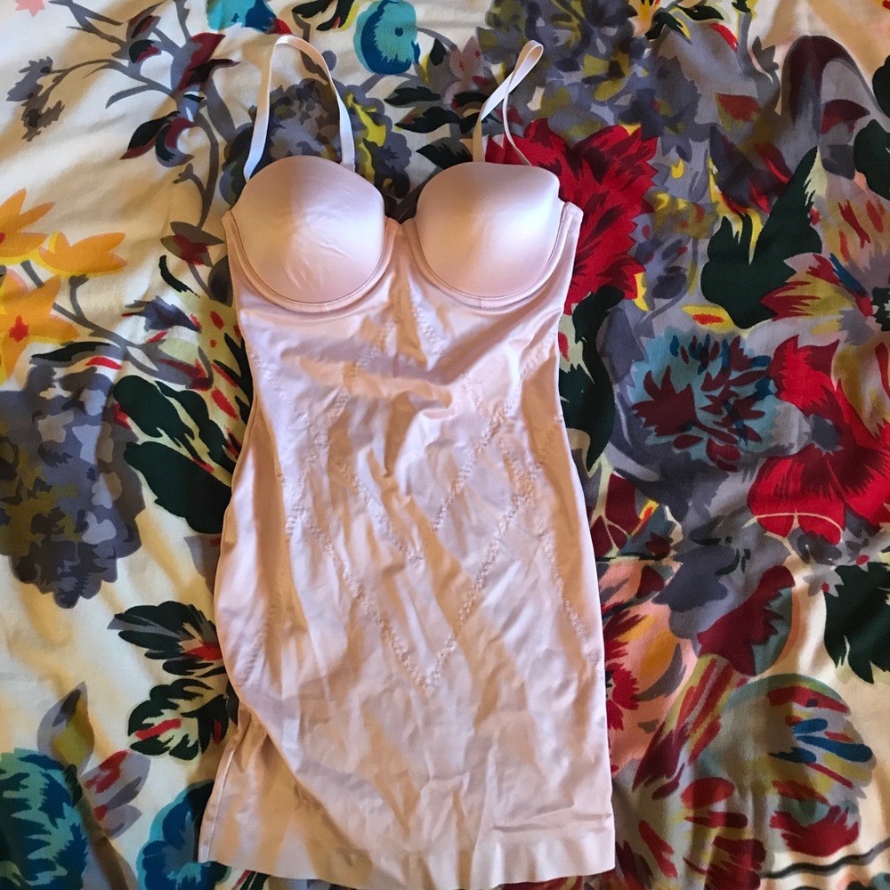 Victoria's Secret Cupped shaping slip