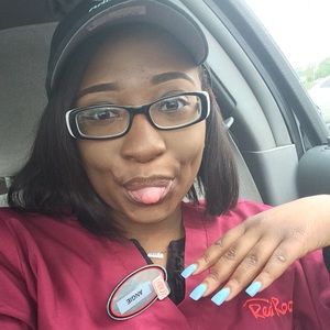 Meet your Posher, Angela