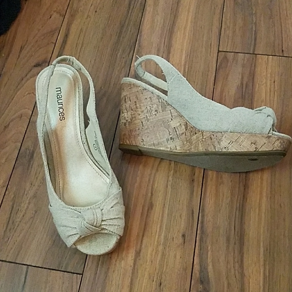 Size 7 khaki canvas wedges