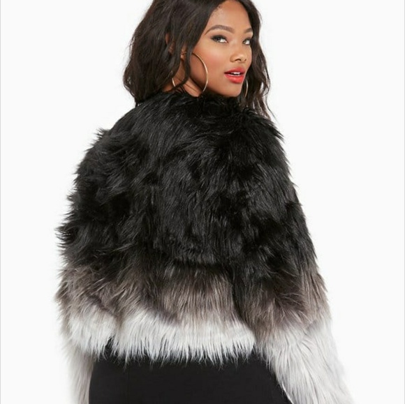 ISO Torrid Empire Cookie Lyon Ombre Fur Coat 4x - Picture 2 of 8