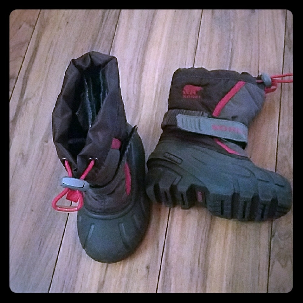 Brown & red toddler boys size 7 Sorel boots