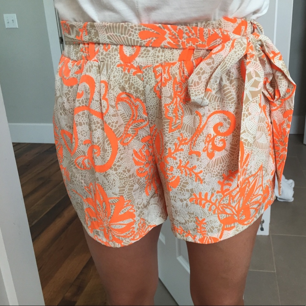 Super cute high waisted shorts