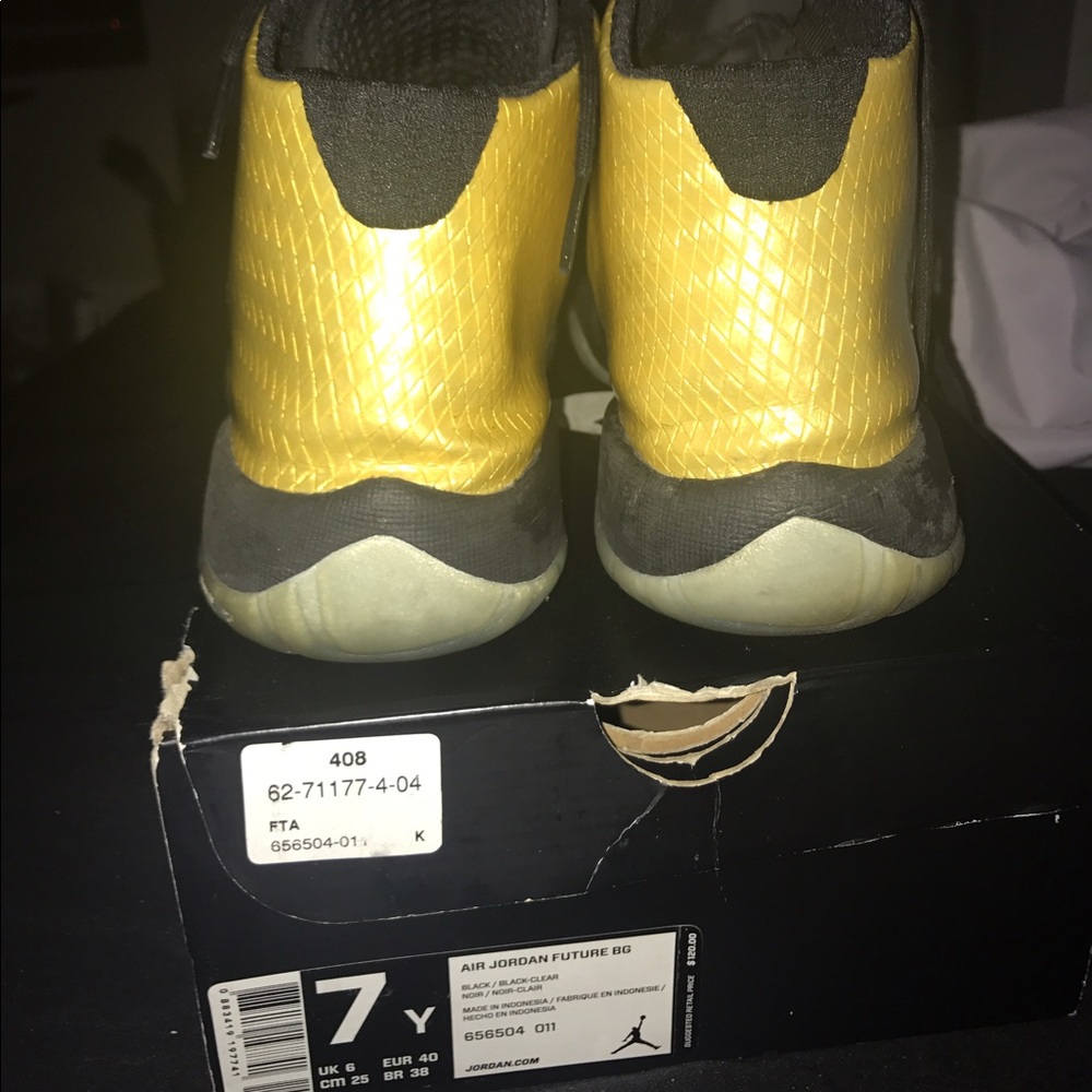 Gold Jordan Future 7y
