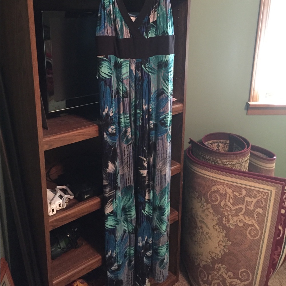 Ladies maxi style Hawaiian dress