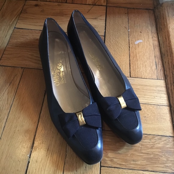 Salvatore Ferragamo Shoes - Navy Ferragamo bow flats 10AAAA (fits 9.5A/9B)