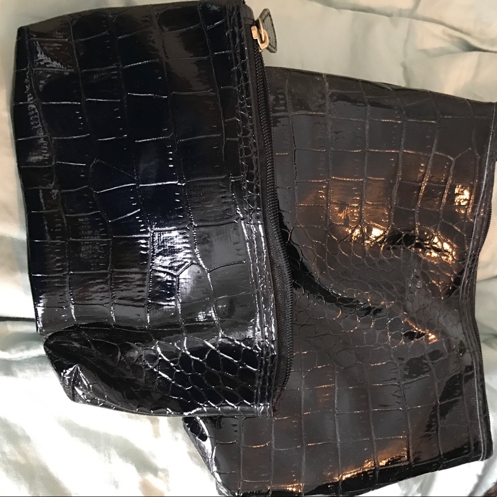 Matching Cosmetic bags, brand new!