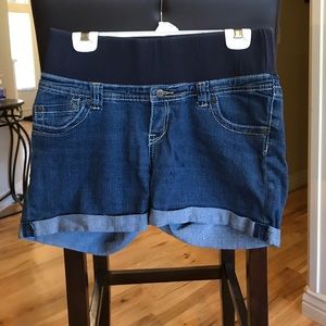 Maternity Shorts Below the Belly - Med